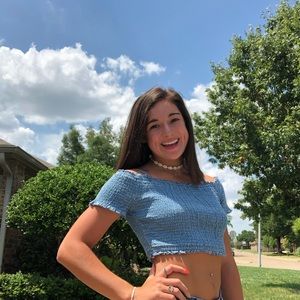 Meet your Posher, Kayla